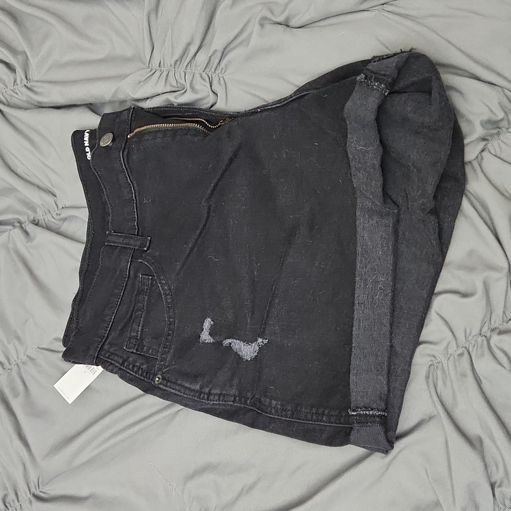 NWT Old Navy Black Jean Shorts - Picture 2 of 3